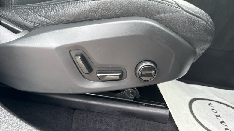 Volvo Xc60 2.0 T6 RC PHEV Inscription Expression 5dr AWD Auto Estate